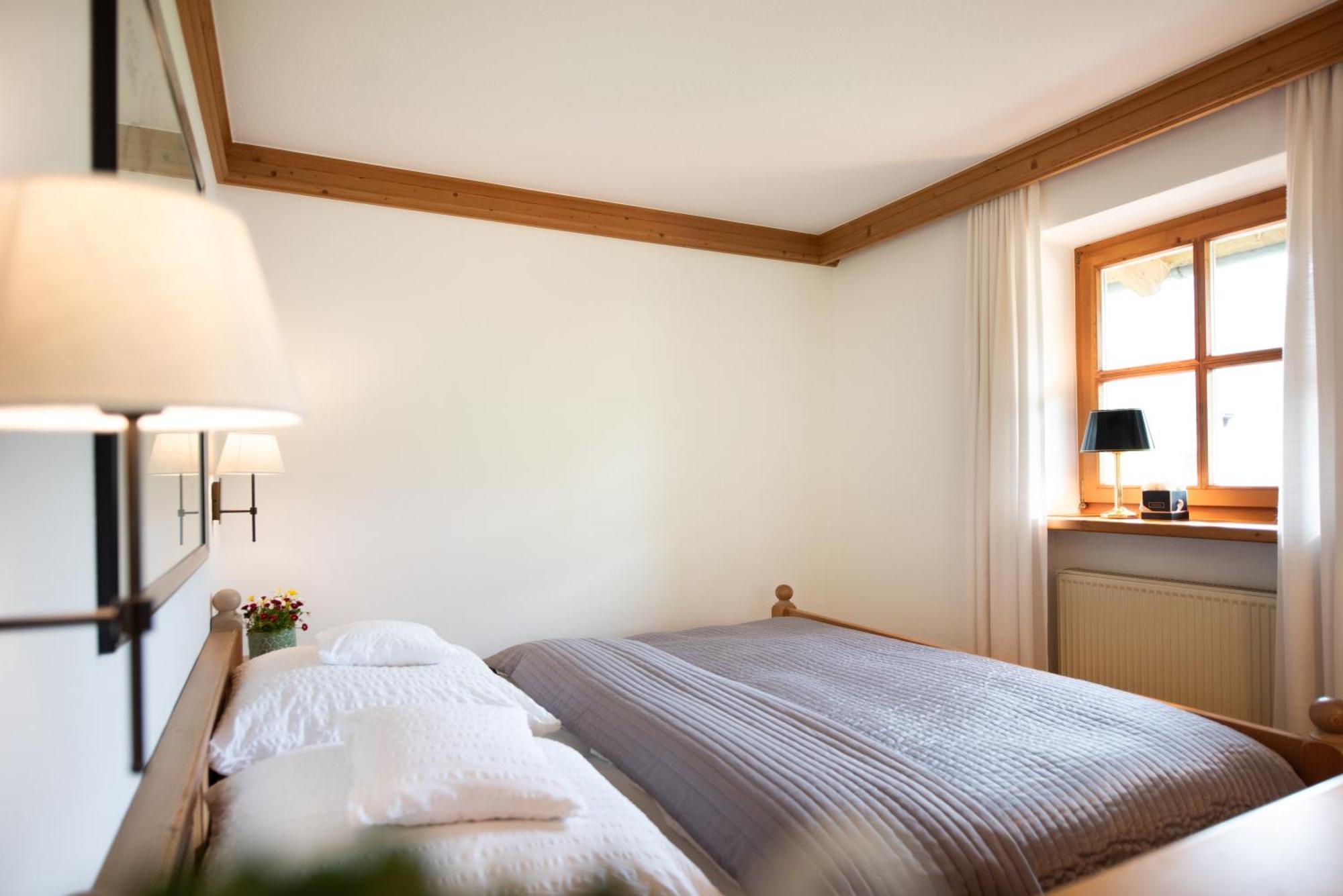 Gasthof Haus Lesch - Stilvolle Mit Tollem Bergblick In Am Tegernsee *